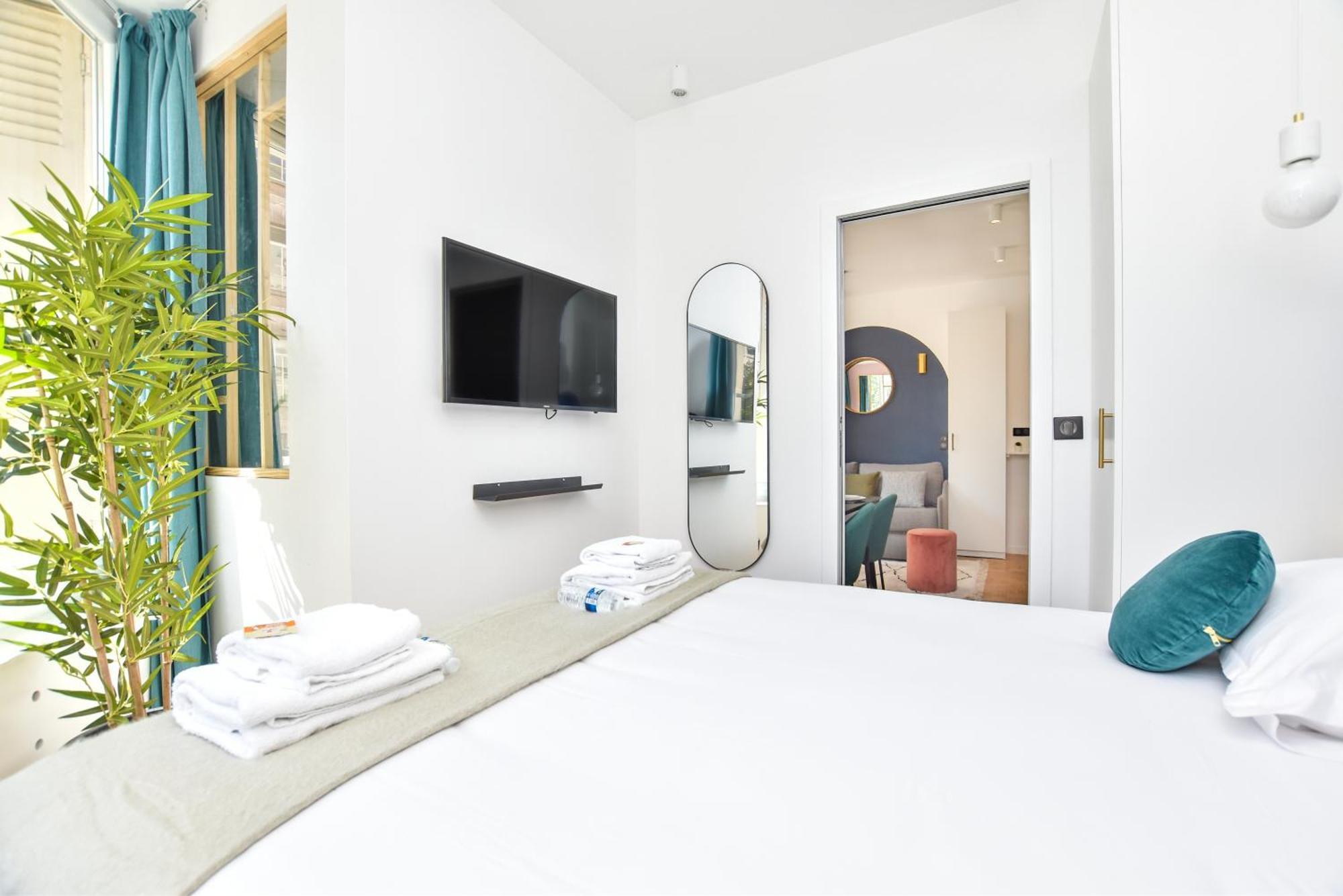 Appartement CMG - Tour Eiffel Mademoiselle à Paris Extérieur photo